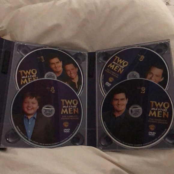 🎉 5/$15 🎉 TWO & A HALF MEN  COMPLETE 4th SEASON - Picture 4 of 4